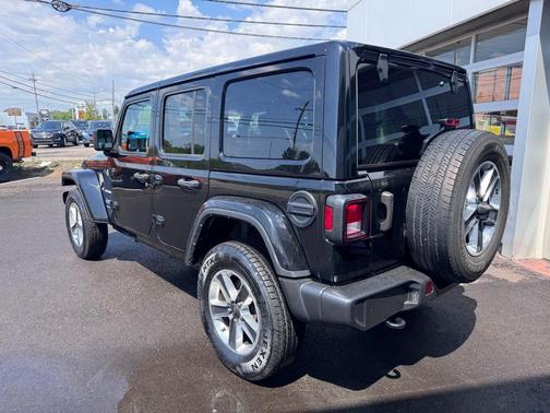 Black Clearcoat 2023 Jeep Wrangler 4-Door Sahara