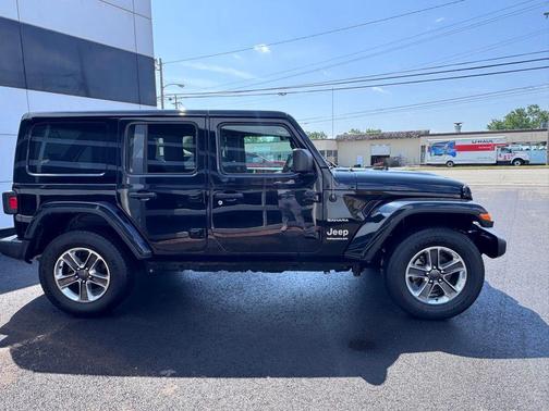 Black Clearcoat 2023 Jeep Wrangler 4-Door Sahara
