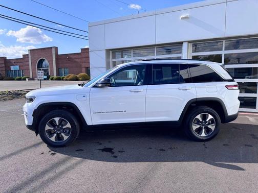 Bright White Clearcoat 2022 Jeep Grand Cherokee 4xe Base