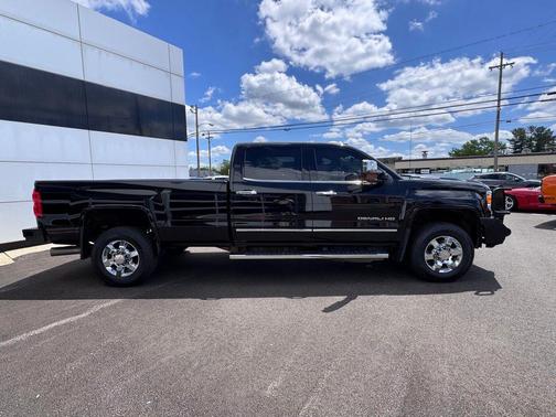 Onyx Black 2019 GMC Sierra 3500 Denali