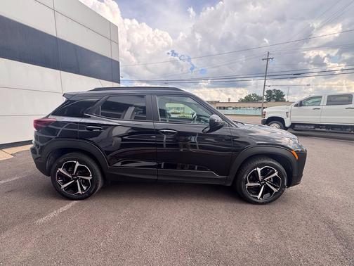 Mosaic Black Metallic 2023 Chevrolet Trailblazer RS