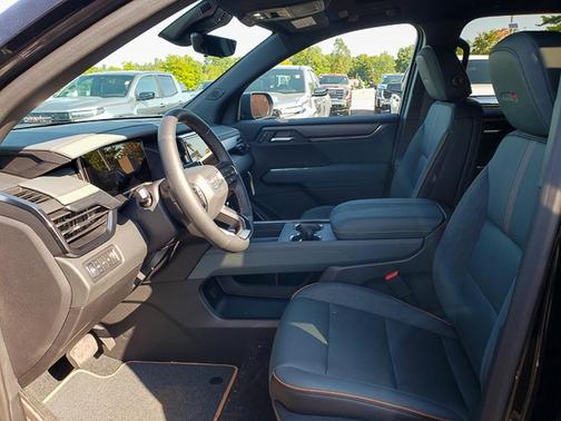 2026 GMC Acadia AWD AT4