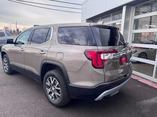 Light Stone Metallic 2023 GMC Acadia FWD SLE