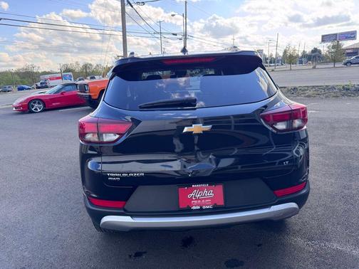 Mosaic Black Metallic 2025 Chevrolet Trailblazer LT