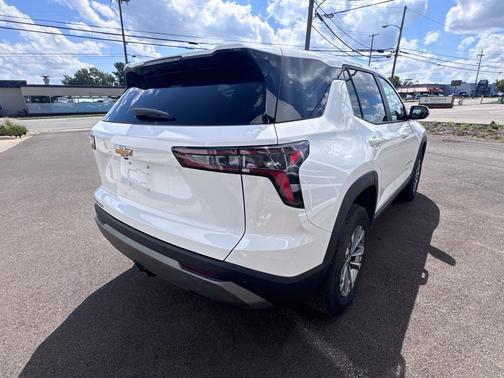 Summit White 2026 Chevrolet Equinox FWD LT