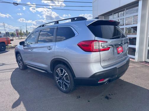 Ice Silver Metallic 2023 Subaru Ascent Limited