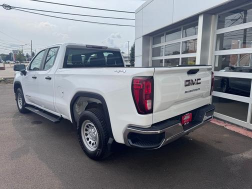 Summit White 2024 GMC Sierra 1500 Pro
