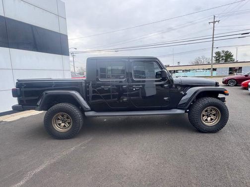 Black Clearcoat 2020 Jeep Gladiator Overland