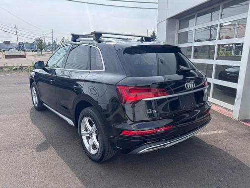 Black 2023 Audi Q5 40 Premium