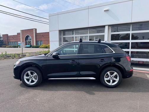 Black 2023 Audi Q5 40 Premium