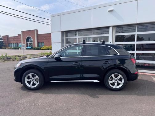 Black 2023 Audi Q5 40 Premium