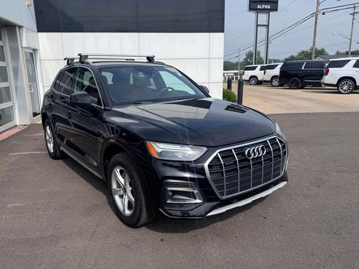 Black 2023 Audi Q5 40 Premium