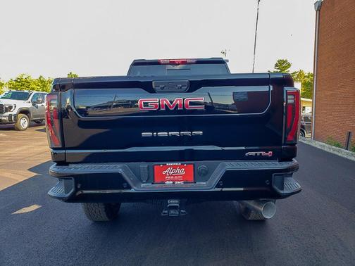 2025 GMC Sierra 2500 AT4