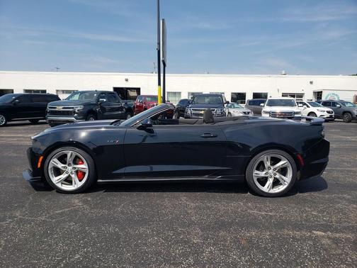 2021 Chevrolet Camaro RWD Convertible LT1