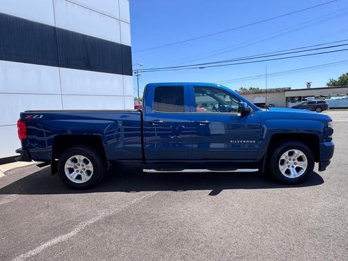 Deep Ocean Blue Metallic 2018 Chevrolet Silverado 1500 2LT