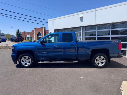 Deep Ocean Blue Metallic 2018 Chevrolet Silverado 1500 2LT
