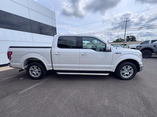 White Platinum Clearcoat Metallic 2017 Ford F-150 Lariat