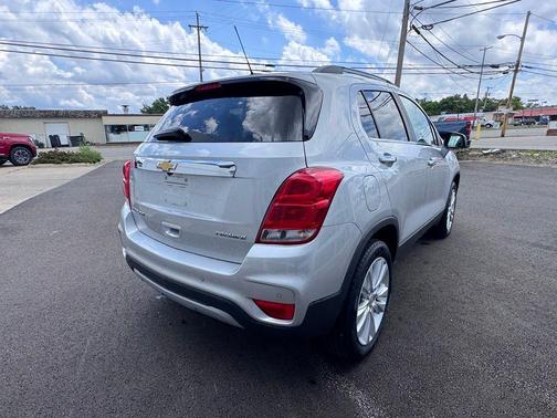 Silver Ice Metallic 2019 Chevrolet Trax Premier