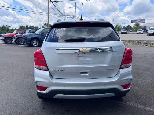 Silver Ice Metallic 2019 Chevrolet Trax Premier
