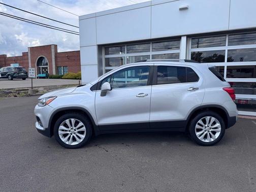 Silver Ice Metallic 2019 Chevrolet Trax Premier