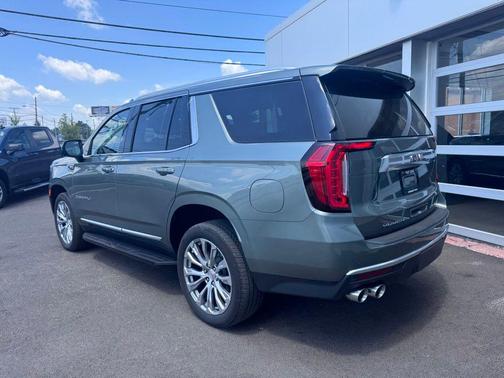 Frosted Pine Metallic 2023 GMC Yukon Denali