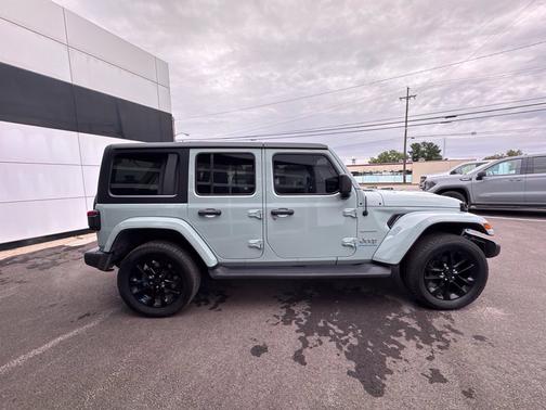 Earl Clearcoat 2023 Jeep Wrangler Sahara