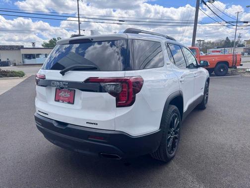 Summit White 2023 GMC Acadia AWD SLT