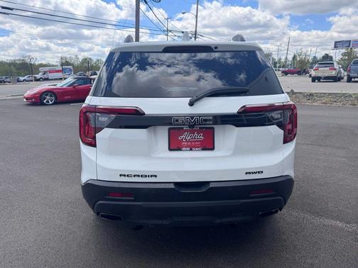 Summit White 2023 GMC Acadia AWD SLT