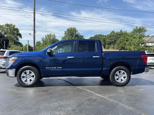 Deep Blue Pearl 2018 Nissan Titan SV