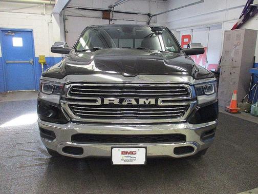 Photo 2 of 25 of 2019 RAM 1500 Laramie