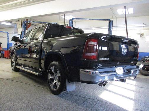 Photo 4 of 25 of 2019 RAM 1500 Laramie