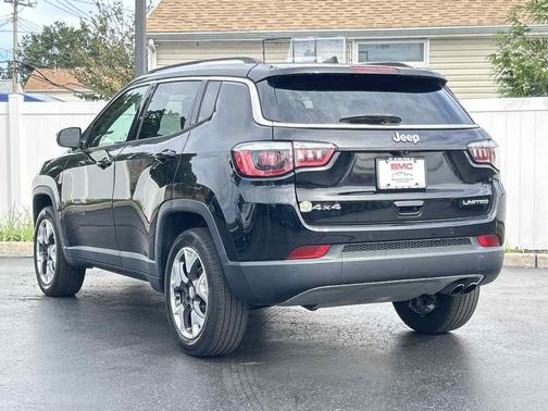 Diamond Black Crystal Pearlcoat 2018 Jeep Compass Limited