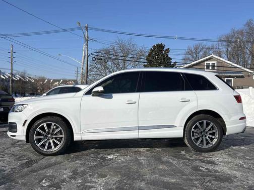 2019 Audi Q7 55 Premium Plus