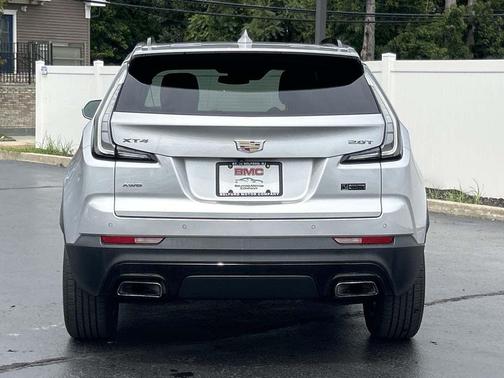 Radiant Silver Metallic 2019 Cadillac XT4 Sport