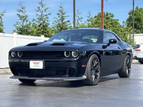 Pitch Black Clearcoat 2022 Dodge Challenger SRT Hellcat