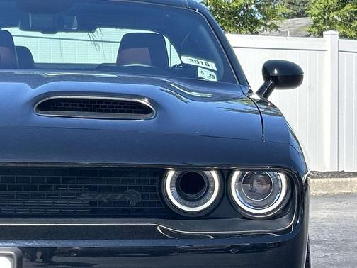 Pitch Black Clearcoat 2022 Dodge Challenger SRT Hellcat
