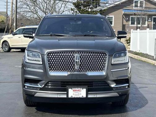 Magnetic Gray Metallic 2018 Lincoln Navigator L Reserve