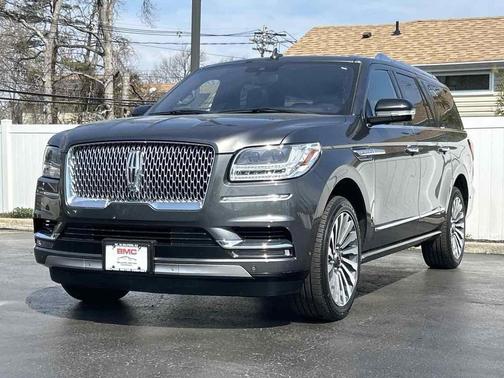 Magnetic Gray Metallic 2018 Lincoln Navigator L Reserve