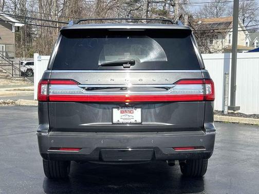 Magnetic Gray Metallic 2018 Lincoln Navigator L Reserve