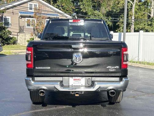 Diamond Black Crystal Pearlcoat 2022 RAM 1500 Laramie