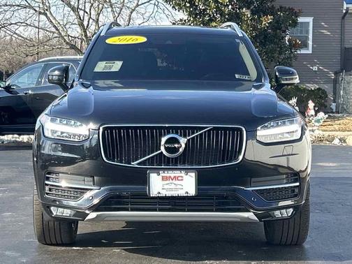2016 Volvo XC90 T6 Momentum