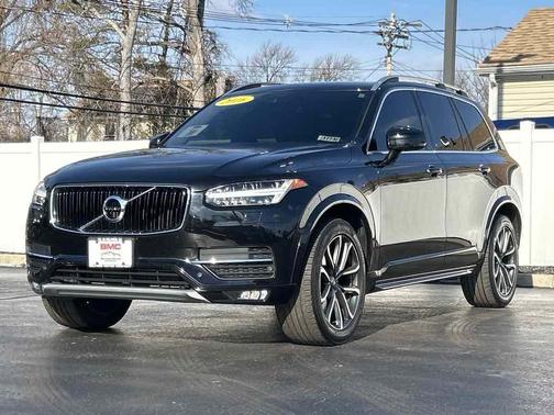 2016 Volvo XC90 T6 Momentum
