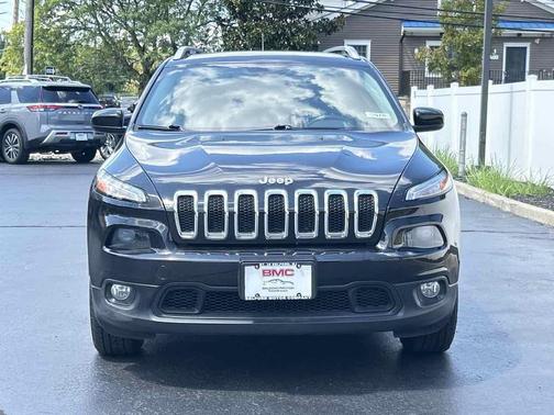 Brilliant Black Crystal Pearlcoat 2014 Jeep Cherokee Latitude