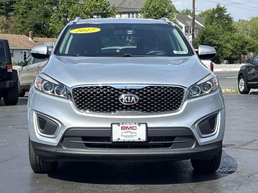 Sparkling Silver 2017 Kia Sorento LX