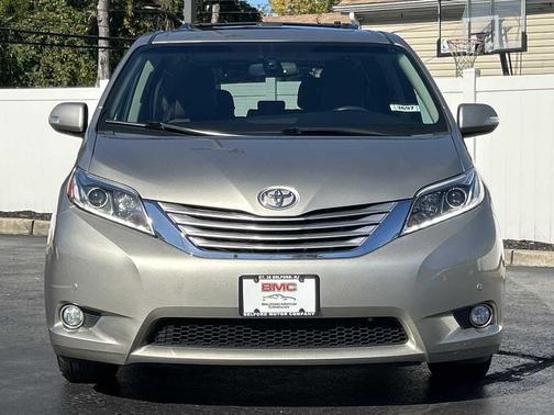 2017 Toyota Sienna Limited Premium