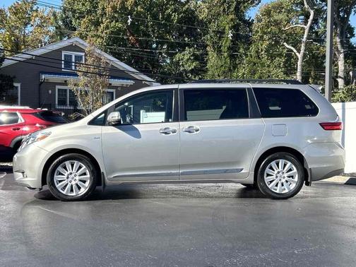 2017 Toyota Sienna Limited Premium