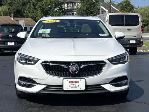2018 Buick Regal Sportback Essence