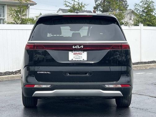 Aurora Black Pearl 2023 Kia Carnival EX