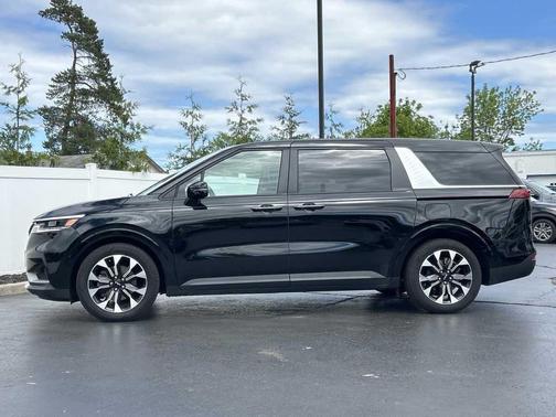 Aurora Black Pearl 2023 Kia Carnival EX