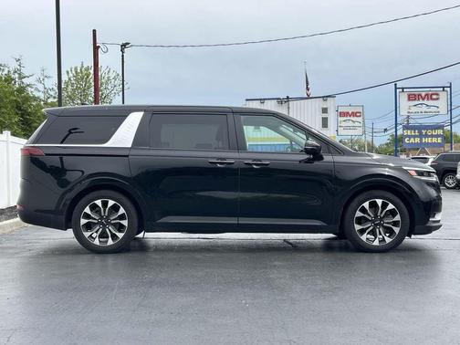 Aurora Black Pearl 2023 Kia Carnival EX